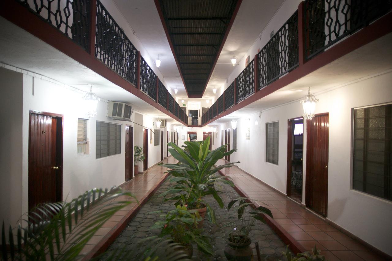 Hotel Maria De Lourdes Tuxtepec Bagian luar foto